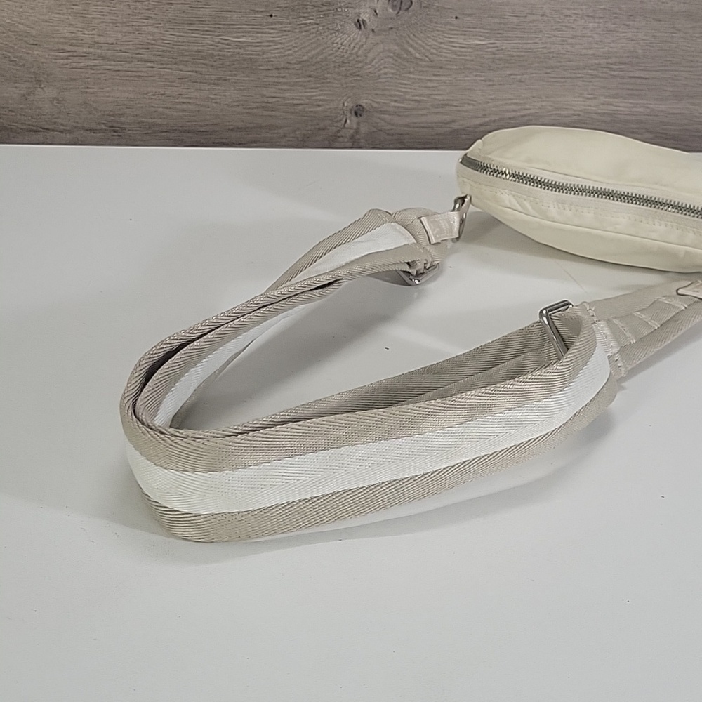 lululemon athletica Cream Wristlet Pouch with Silver Accent - Picture 6 of 16
